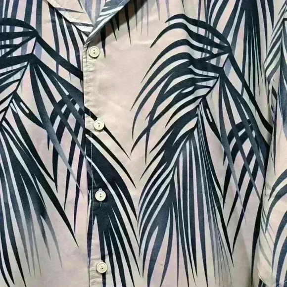 Oscar misa Hawaiian button up shirt gently used size XL - Picture 3 of 5